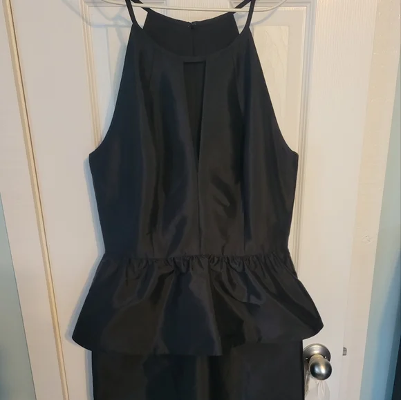Black Halter Top Peplum Cocktail Dress - Picture 4 of 4